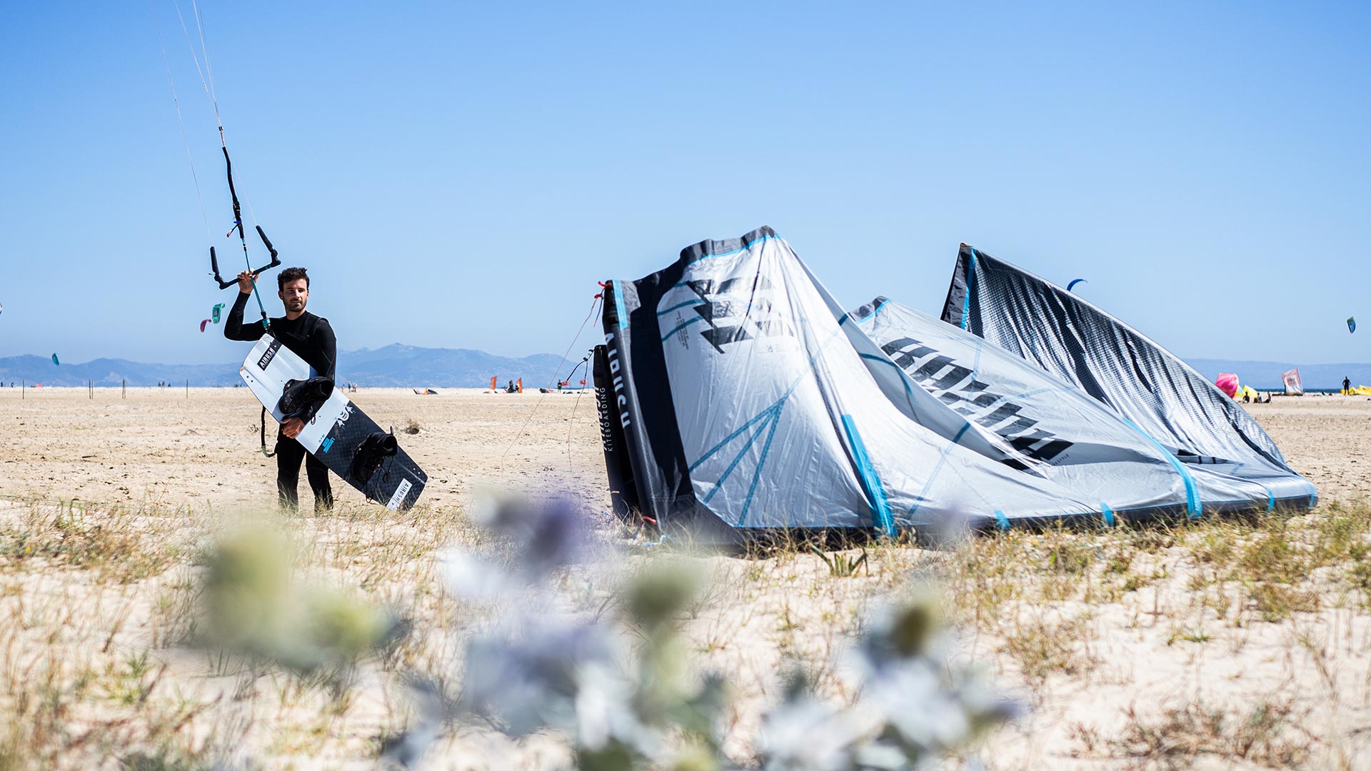 Alex Pastor Kite Club - Airush Destination Store and Kiteschool Boards Airush Livewire Team V8